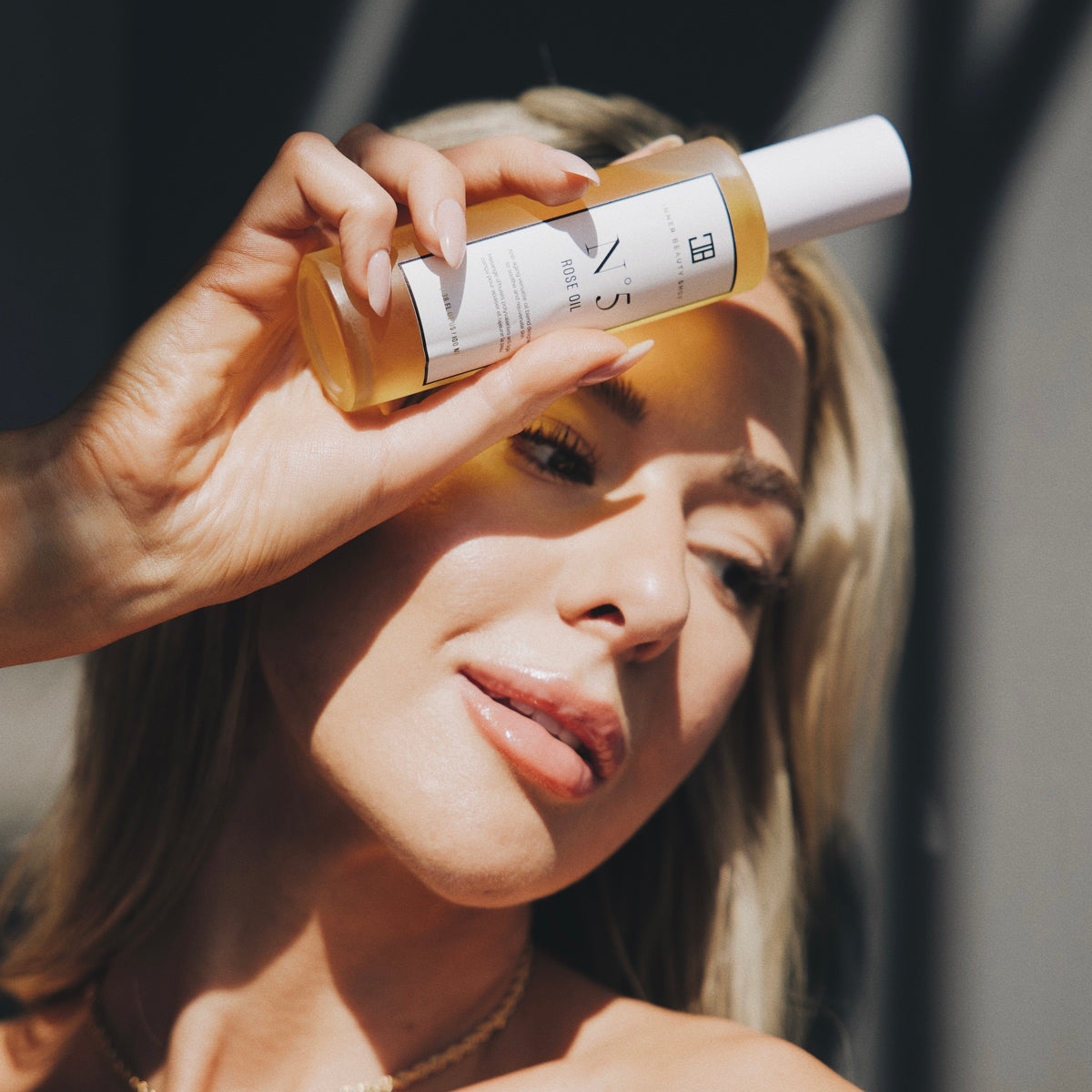 N°5 Rose Oil & Four-Edge Gua Sha – White Jade