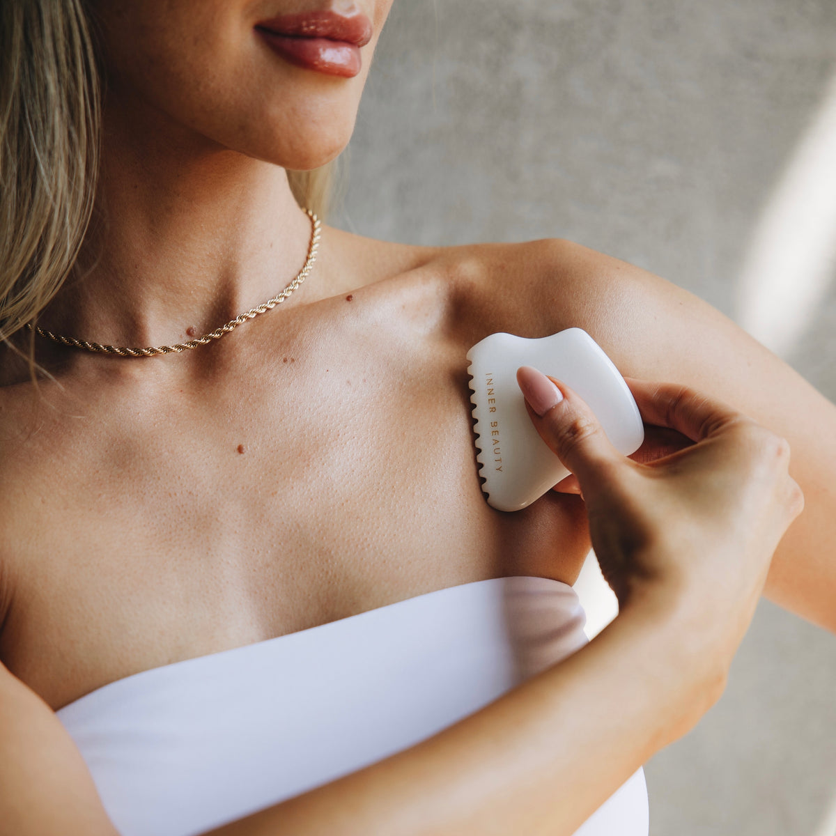N°5 Rose Oil & Four-Edge Gua Sha – White Jade