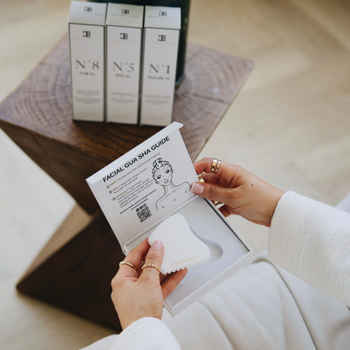 N°8 Flow Oil & Four-Edge Gua Sha – White Jade